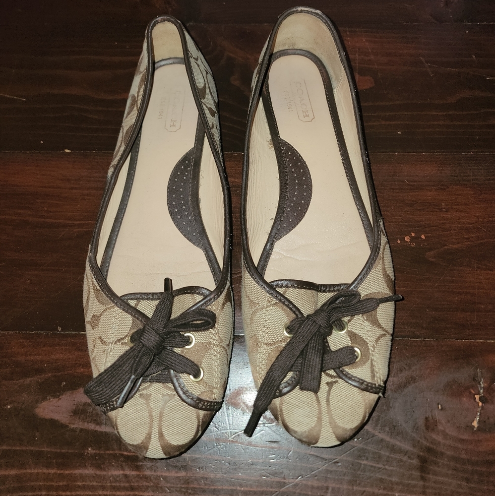 Authentic Coach lace up slip on